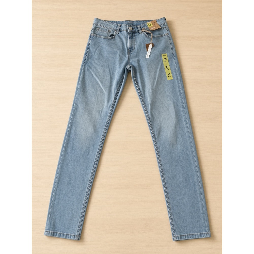 Max Men Light Wash Blue Carrot Fit Denim Jeans Size 30 Premium Crafted Stretch